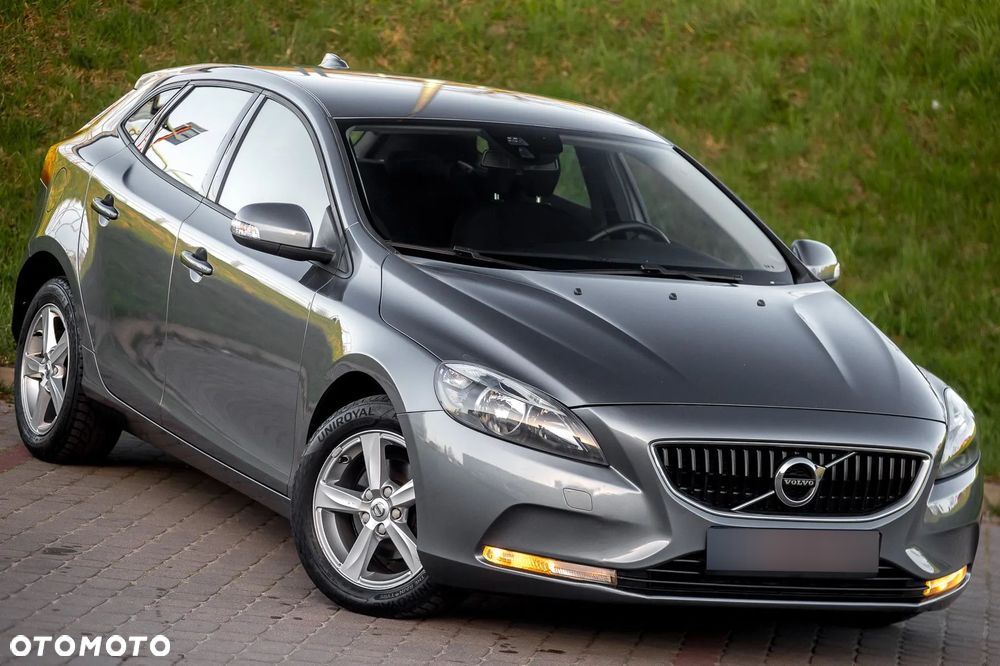 Volvo V40 D2 Momentum - 1
