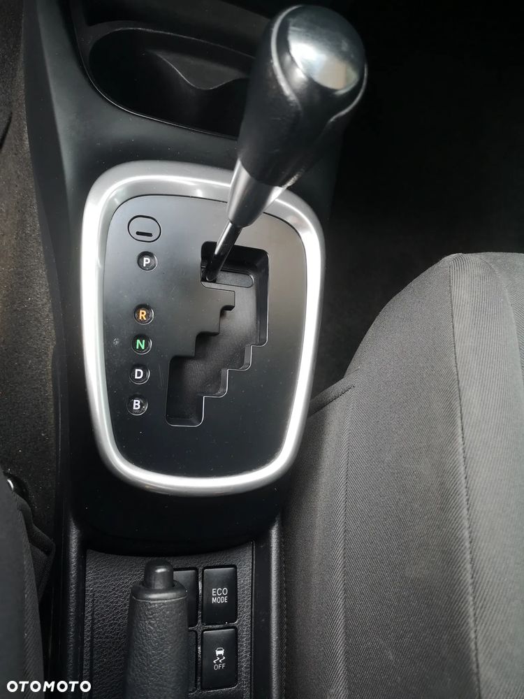 Toyota Yaris Hybrid 100 Sol - 18