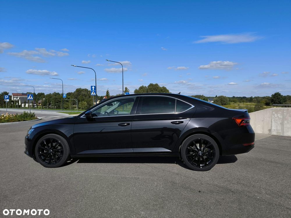 Skoda Superb 2.0 TDI SCR Style DSG - 4