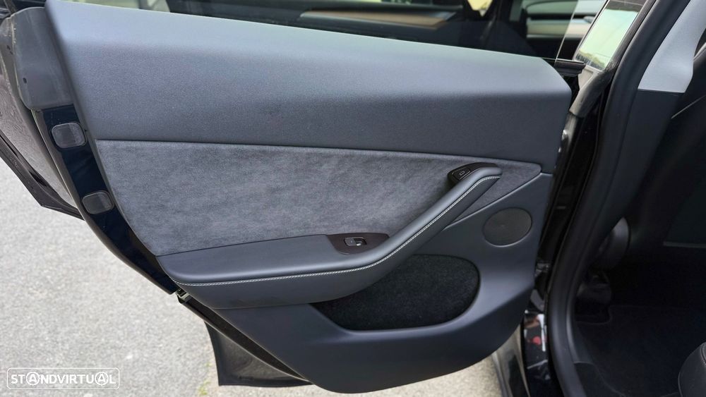 Tesla Model Y Performance Dual Motor AWD - 15