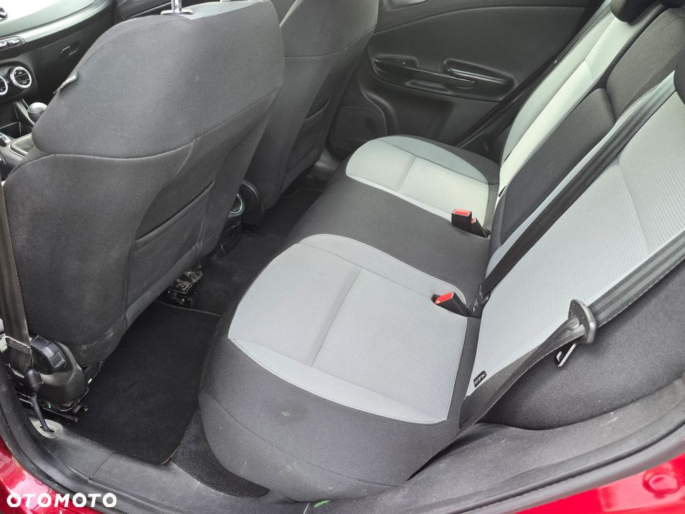 Alfa Romeo Giulietta 2.0 JTDM Distinctive - 8