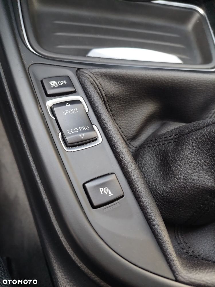 BMW Seria 3 320d - 22