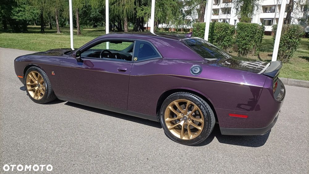 Dodge Challenger - 28