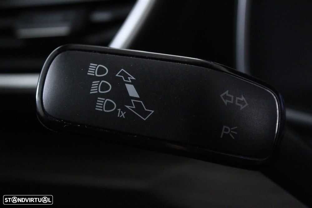 SEAT Leon 1.4 e-Hybrid Xcellence DSG - 24