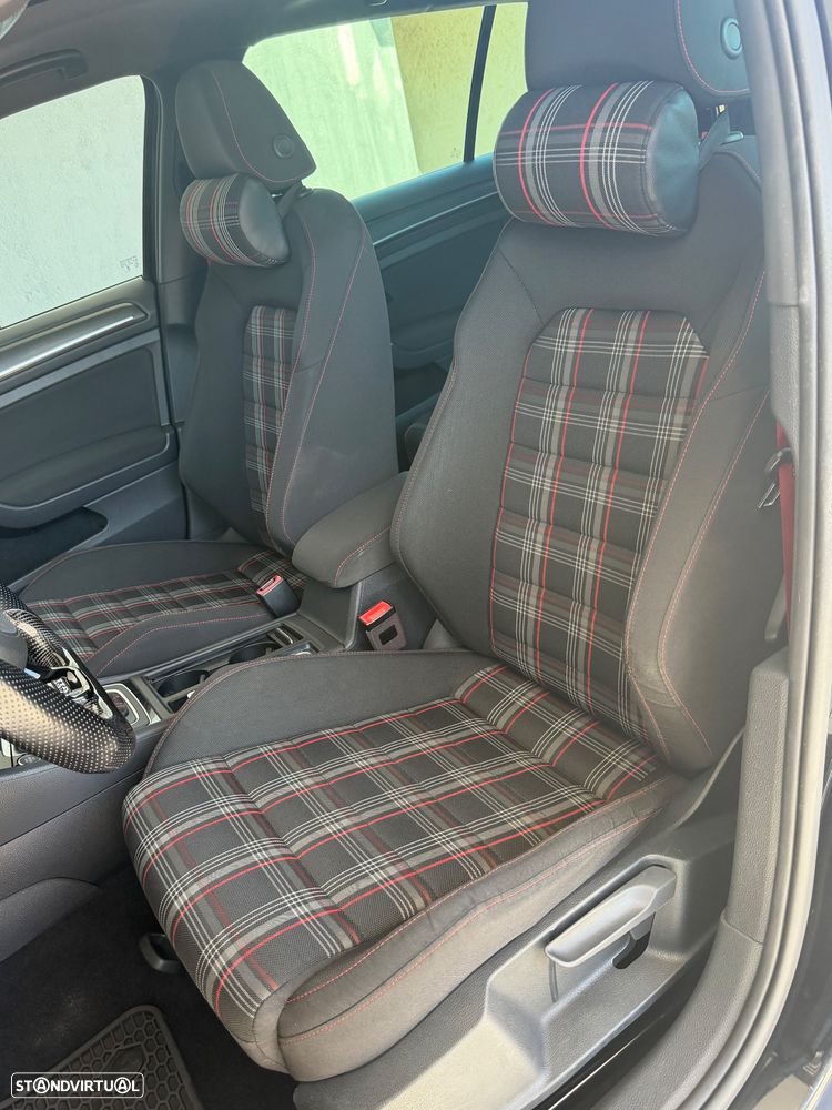 VW Golf 2.0 TSI GTI DSG Performance - 34