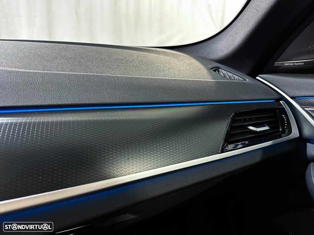 BMW 530 e Pack Desportivo M - 29
