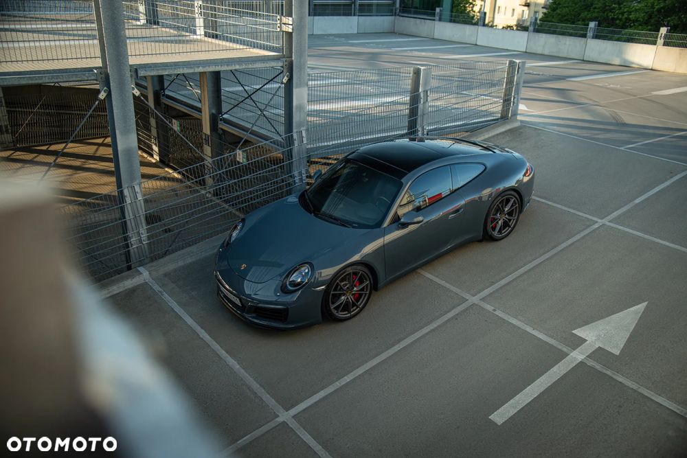 Porsche 911 Carrera S PDK - 32