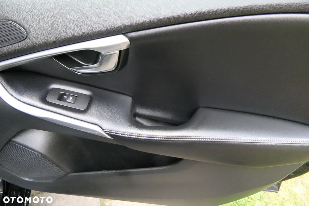 Volvo V40 D2 RDesign - 36