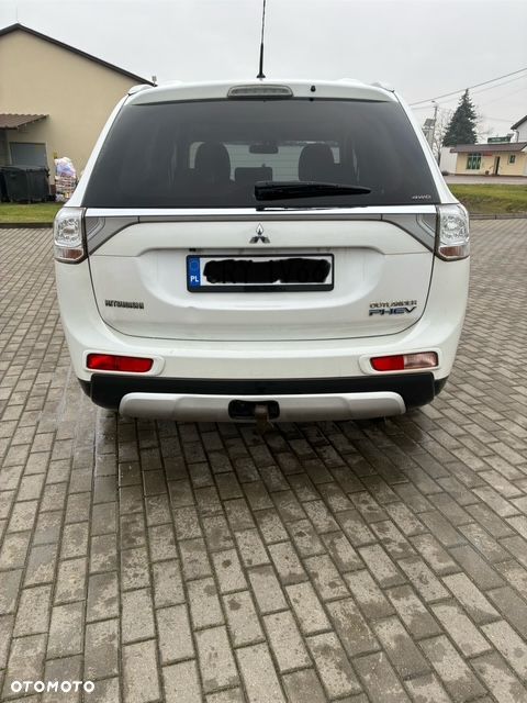 Mitsubishi Outlander 2.0 4WD - 6