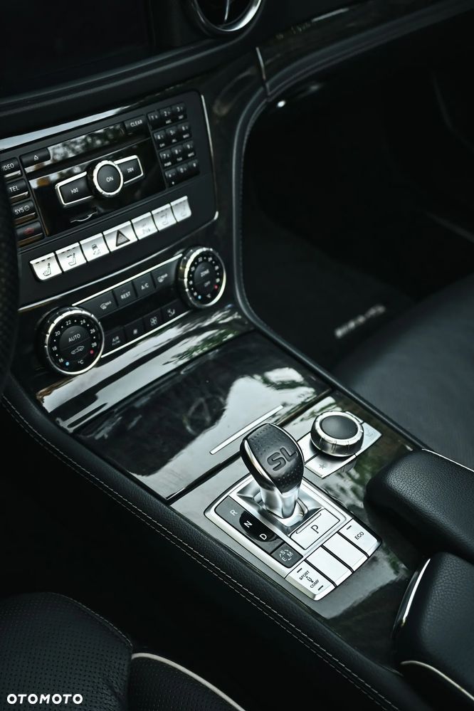 Mercedes-Benz SL 350 BlueEff - 11