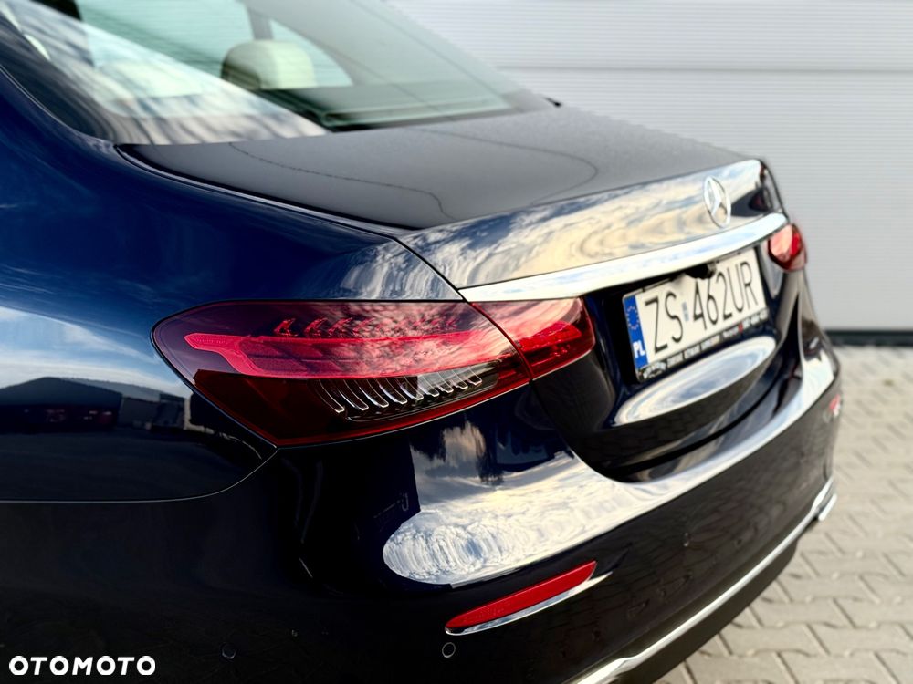 Mercedes-Benz Klasa E 300 9G-TRONIC - 22