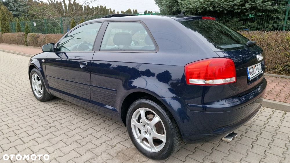 Audi A3 3-drzwiowe 2.0 FSI Attraction - 7
