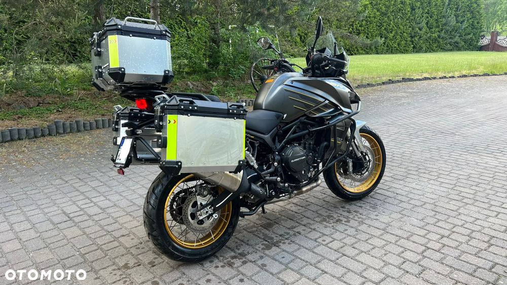 QJMOTOR SRT900SX - 3