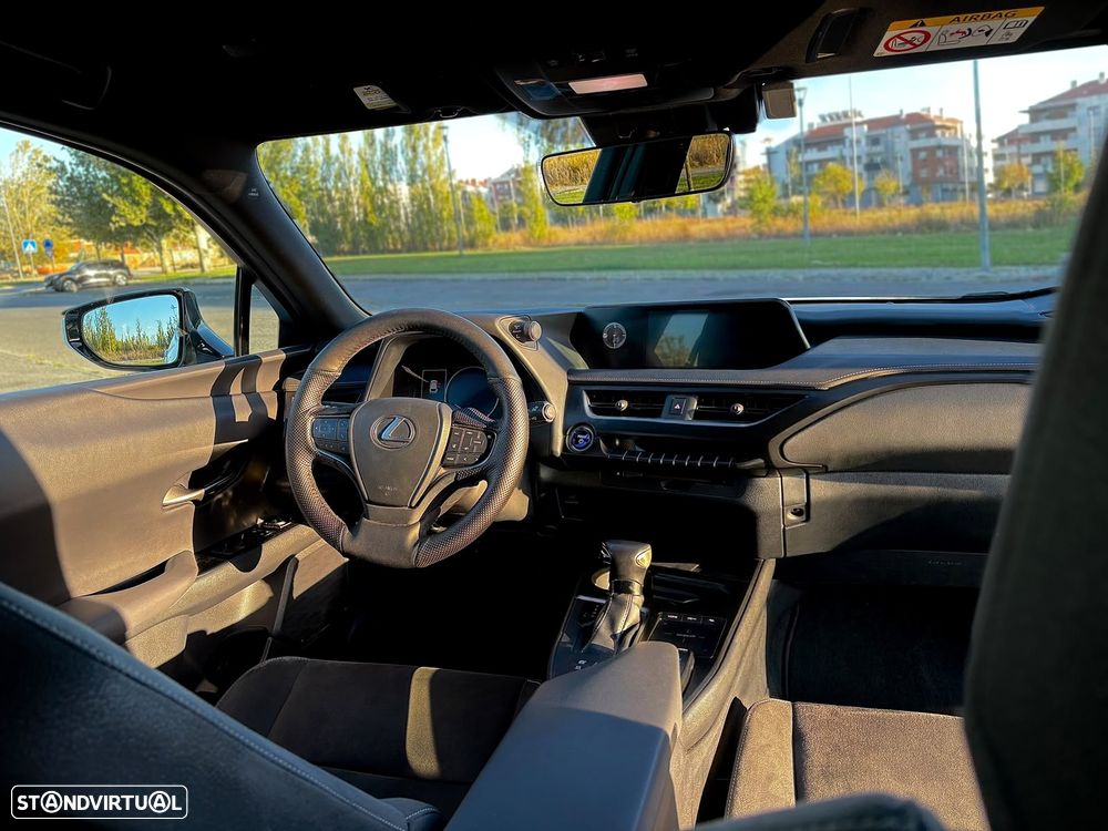 Lexus UX 250h Executive+ - 9