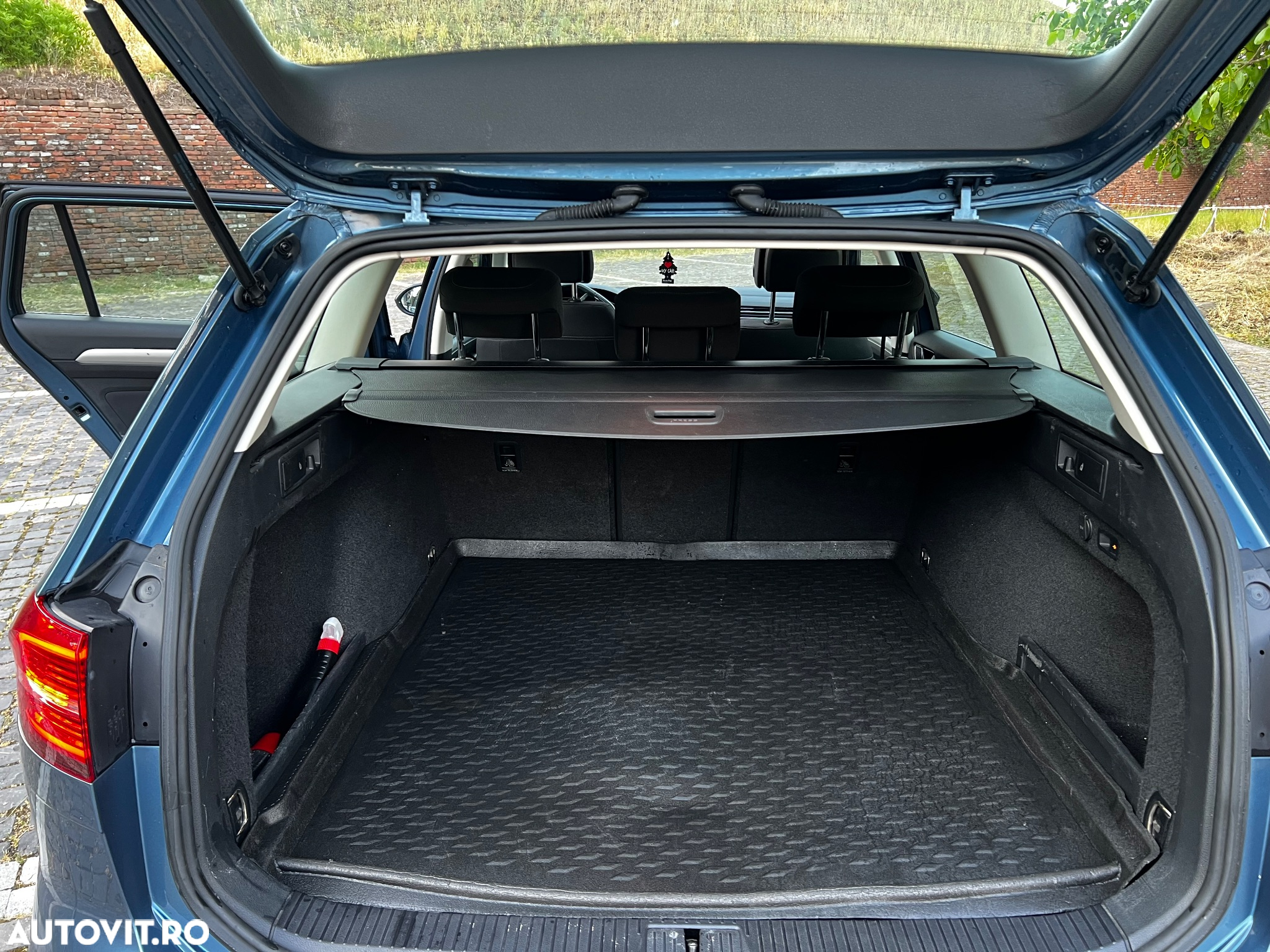 Volkswagen Passat Variant 2.0 TDI DSG Comfortline - 21
