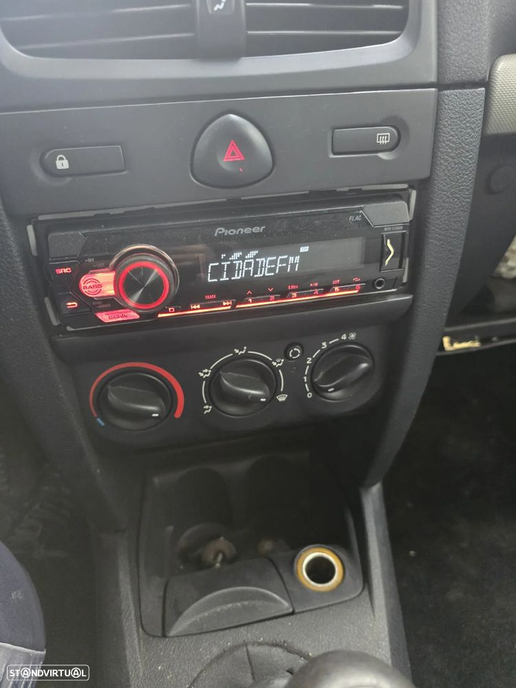Renault Clio 1.5 dCi S - 5