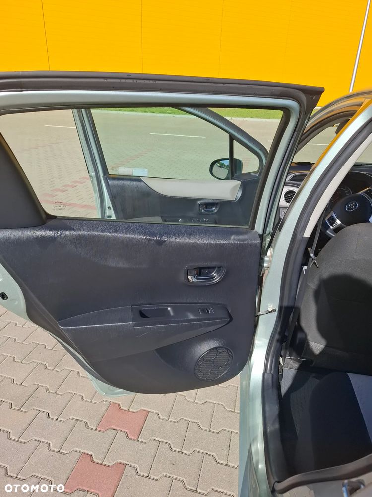Toyota Yaris 1.33 Prestige - 24