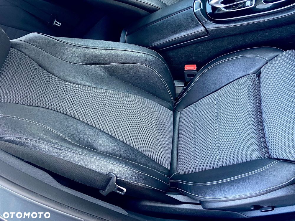 Mercedes-Benz Klasa E 220 d 9G-TRONIC AMG Line - 23