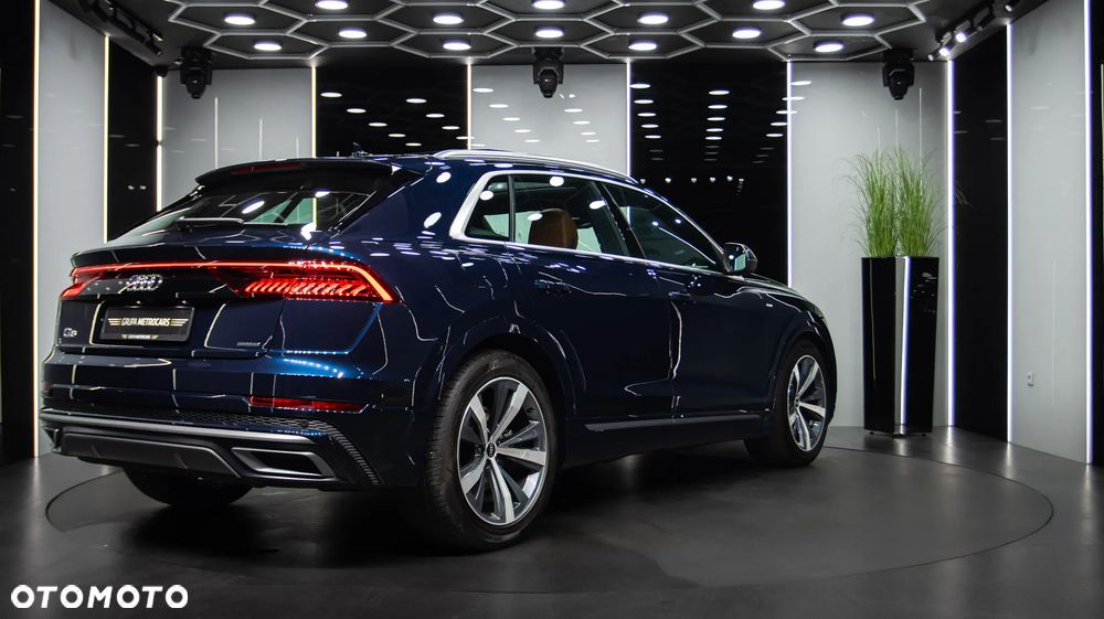 Audi Q8 55 TFSI quattro tiptronic - 9
