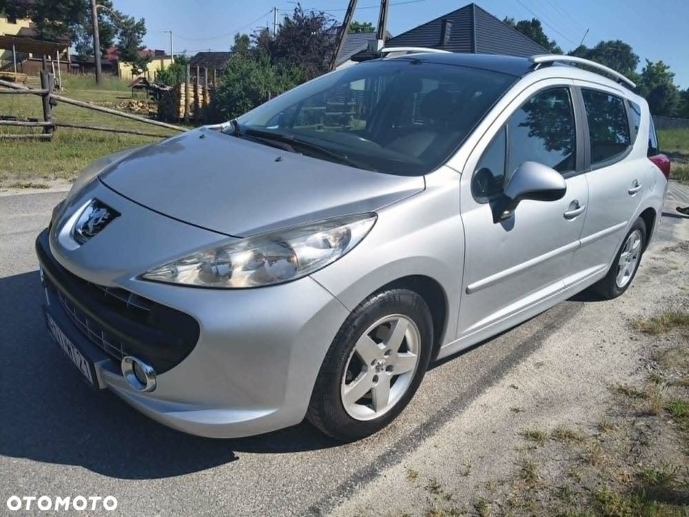 Peugeot 207 - 1