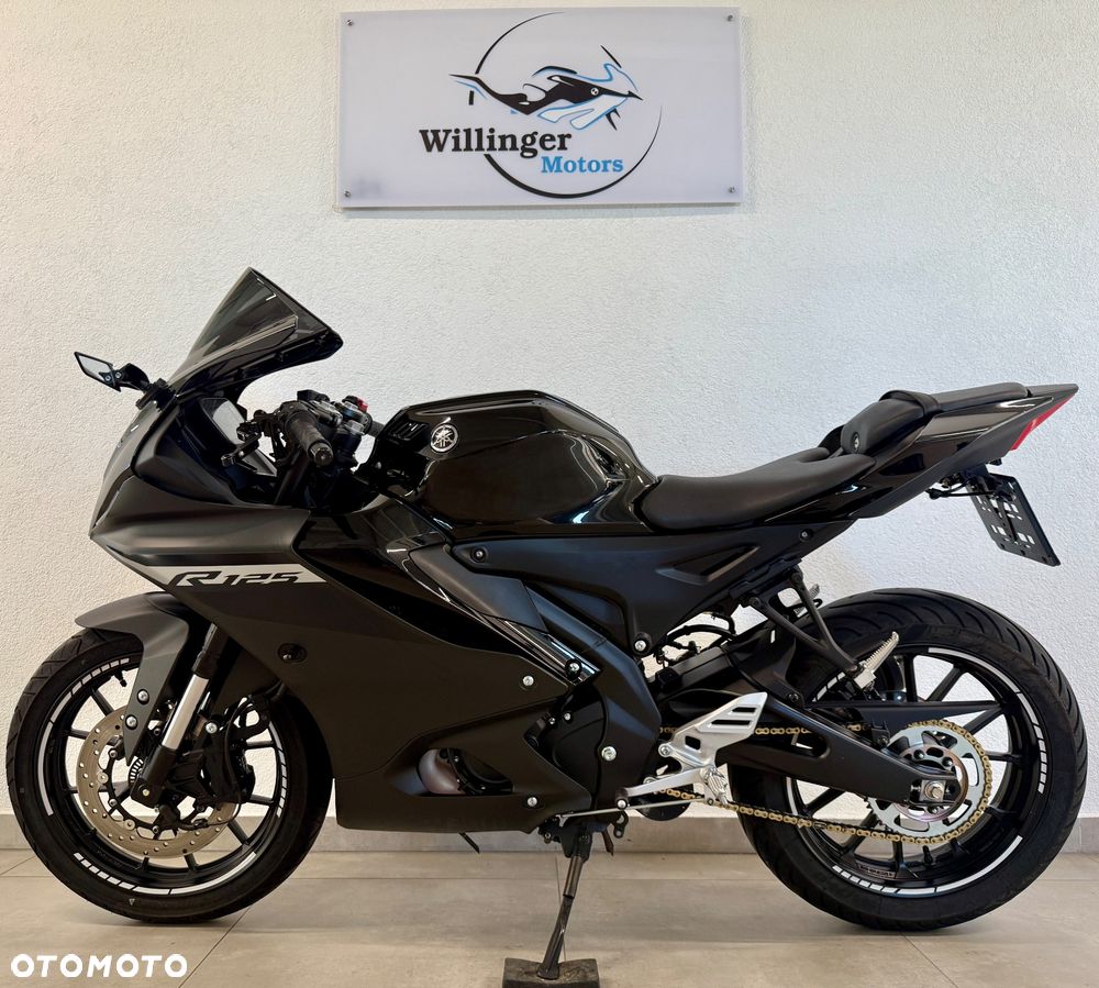 Yamaha YZF - 1