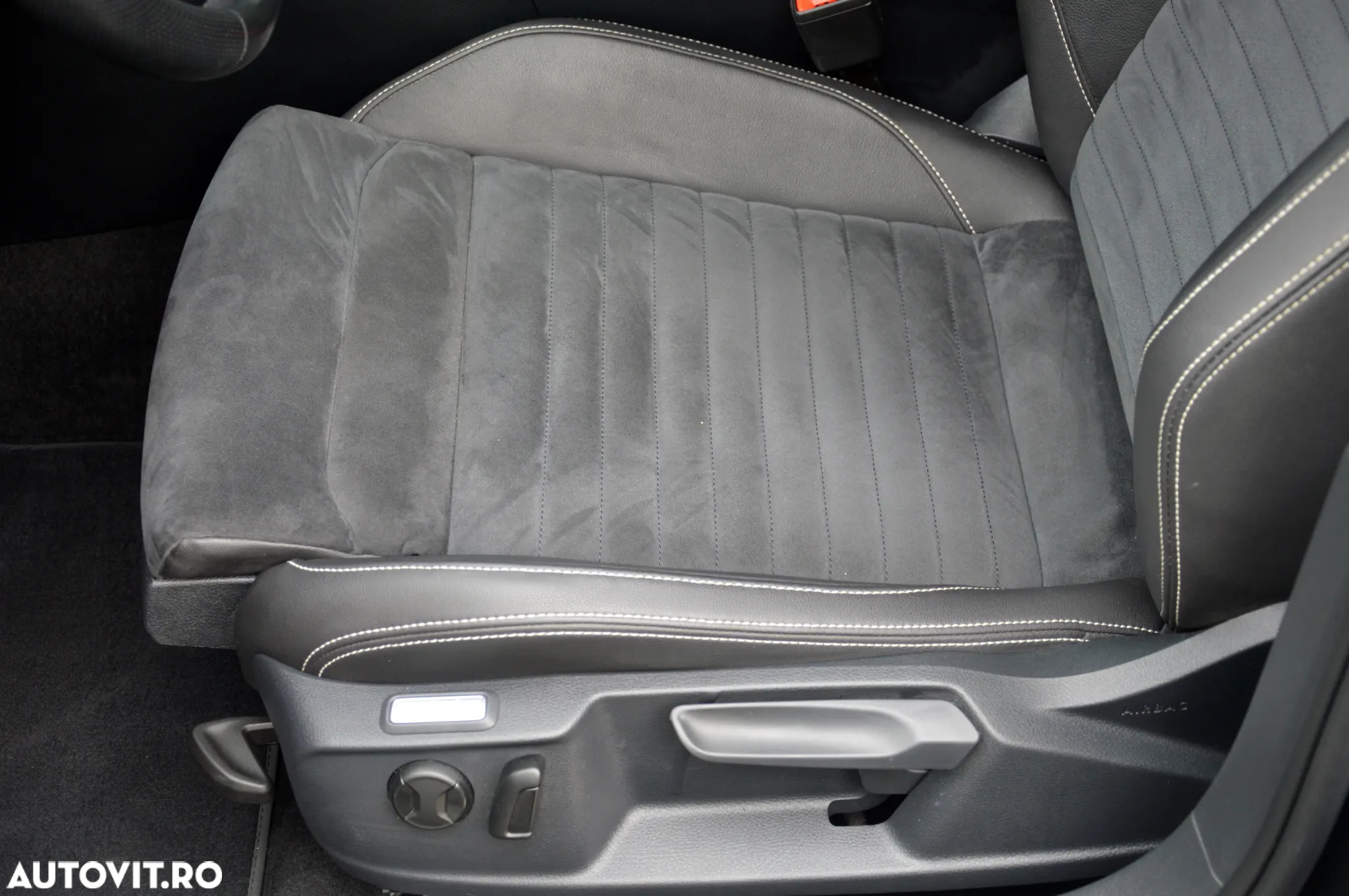 Volkswagen Passat 1.4 TSI Plug-In-Hybrid DSG GTE - 31
