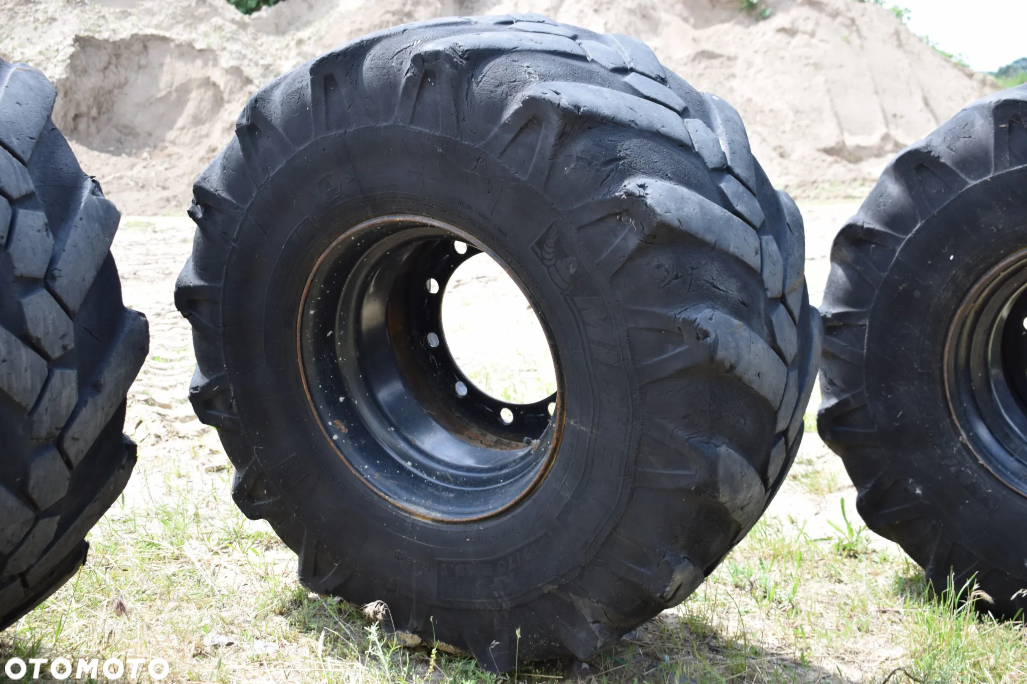 Koła R19 Michelin 18-19.5 do koparki 445/70 R 19.5 - 14
