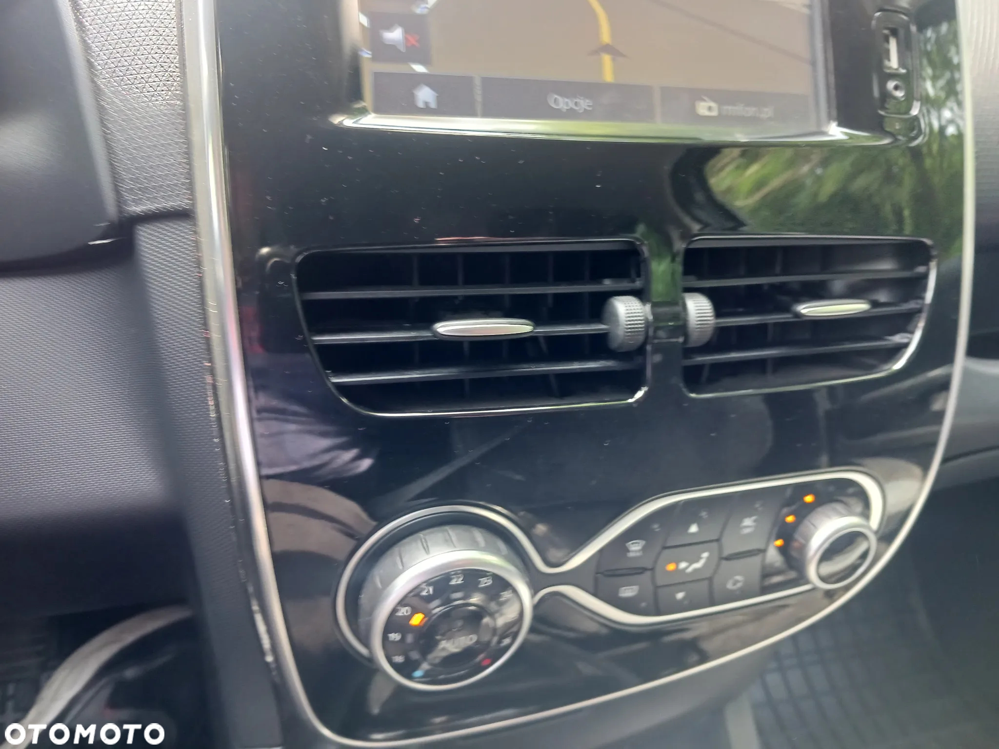 Renault Clio - 16