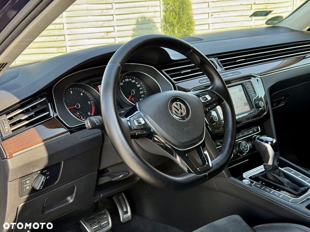 Volkswagen Passat - 10