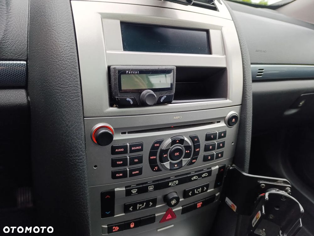 Peugeot 407 HDi 110 Business Line - 32