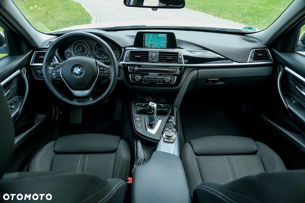 BMW Seria 3 320d Sport Line - 28