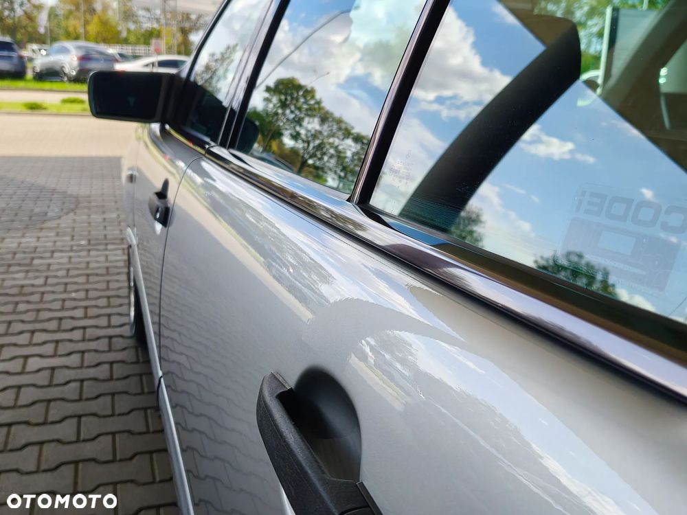 Mercedes-Benz Klasa E 200 T Classic - 11