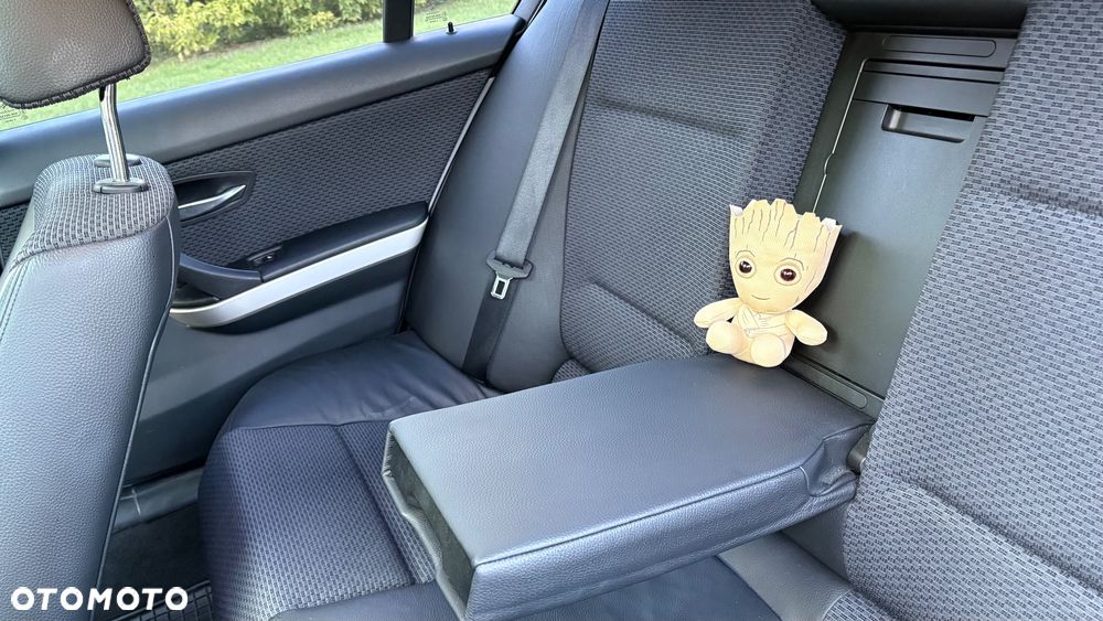 BMW Seria 3 320i - 13