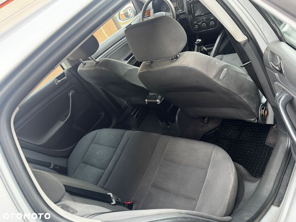 Volkswagen Golf - 9