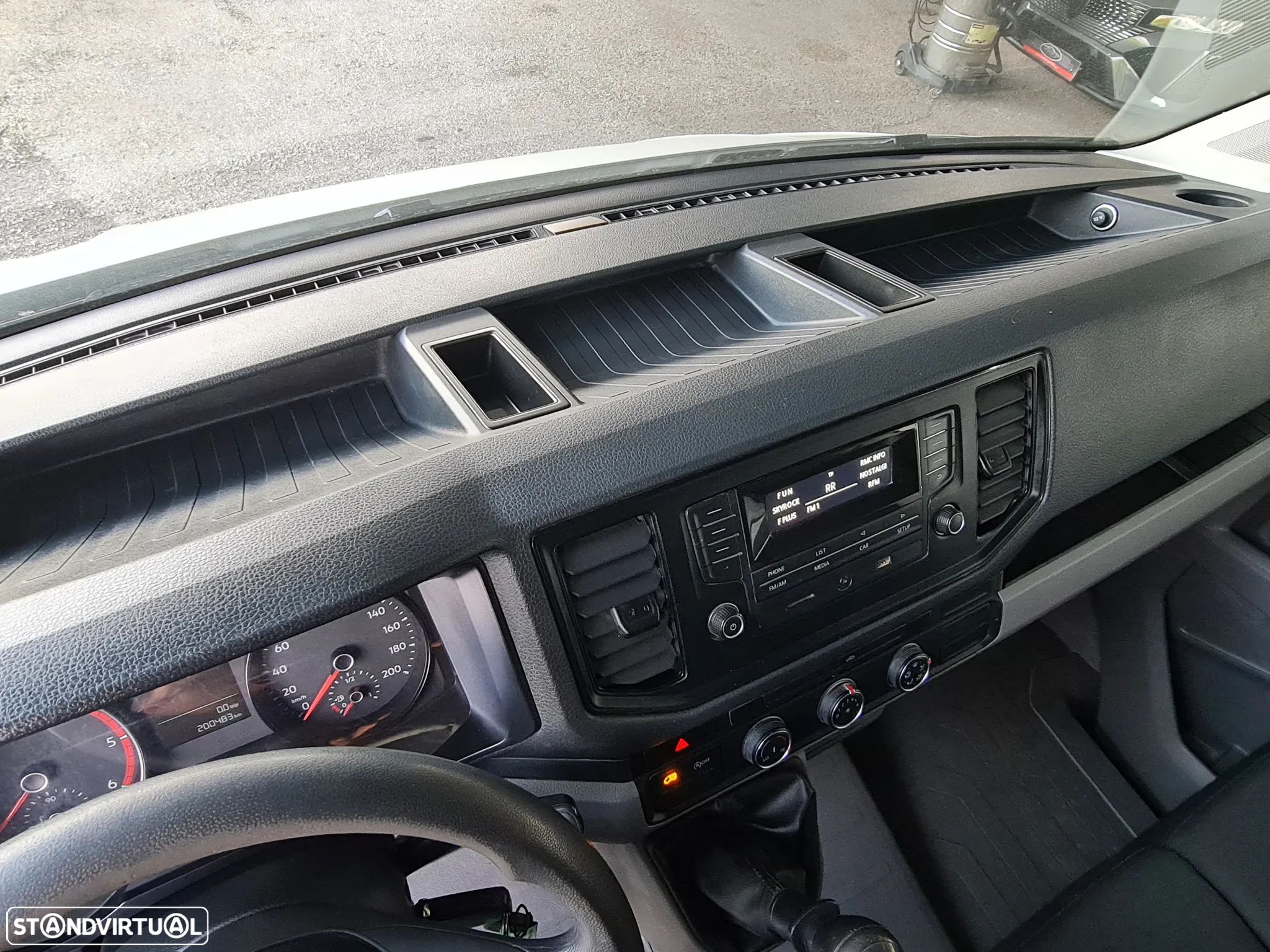 VW Crafter 2.0 TDI L3H2  c/Iva DEDUTÍVEL - 18