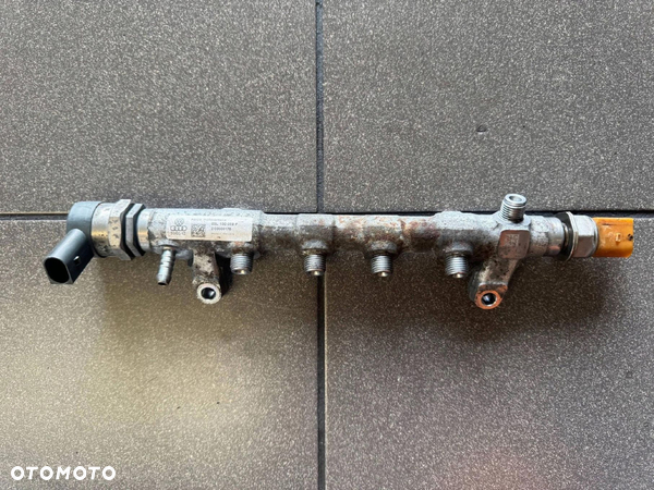 LISTWA WTRYSKOWA 2.0 TDI VW AUDI SKODA 03L130089P