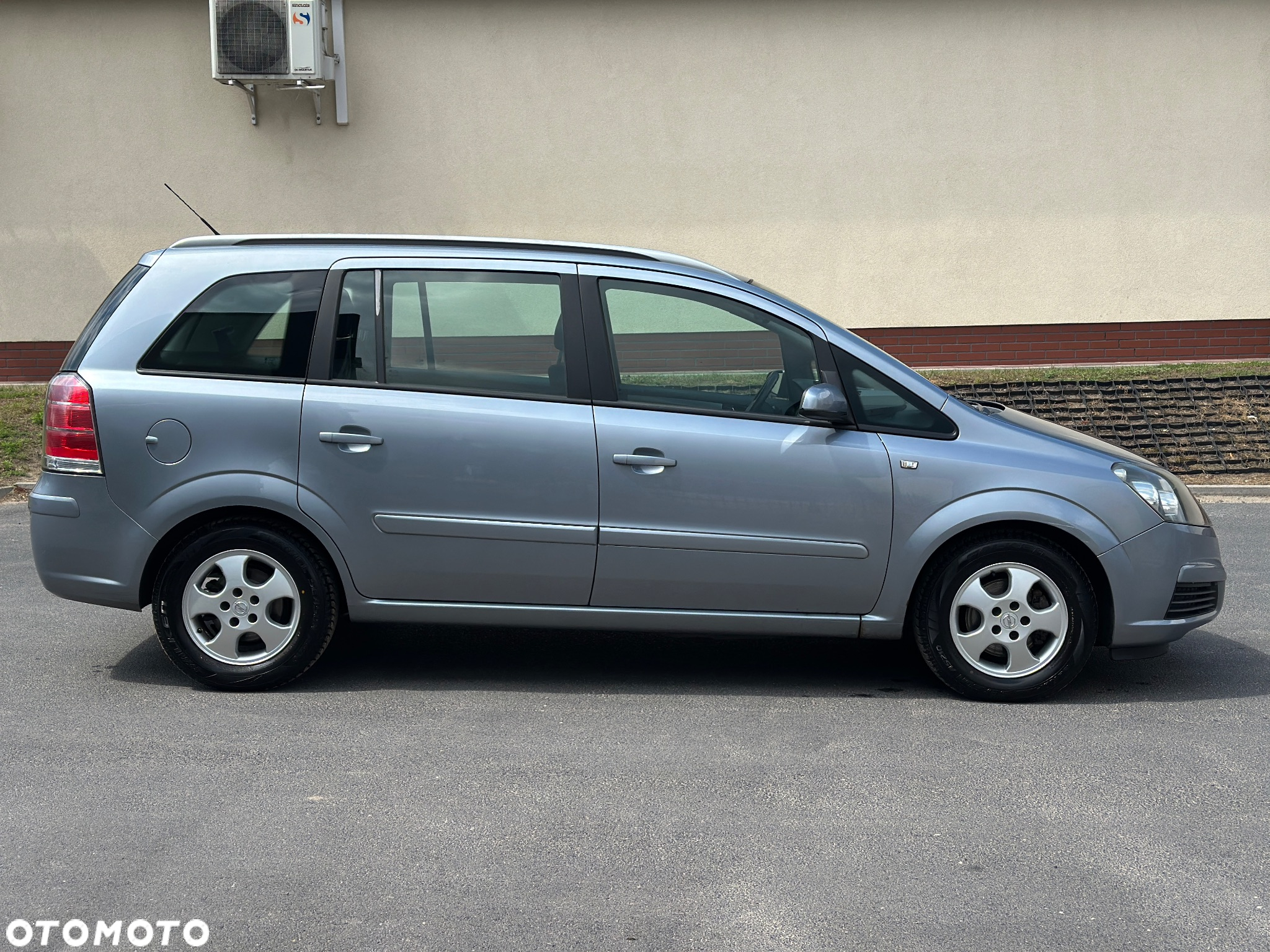 Opel Zafira - 10