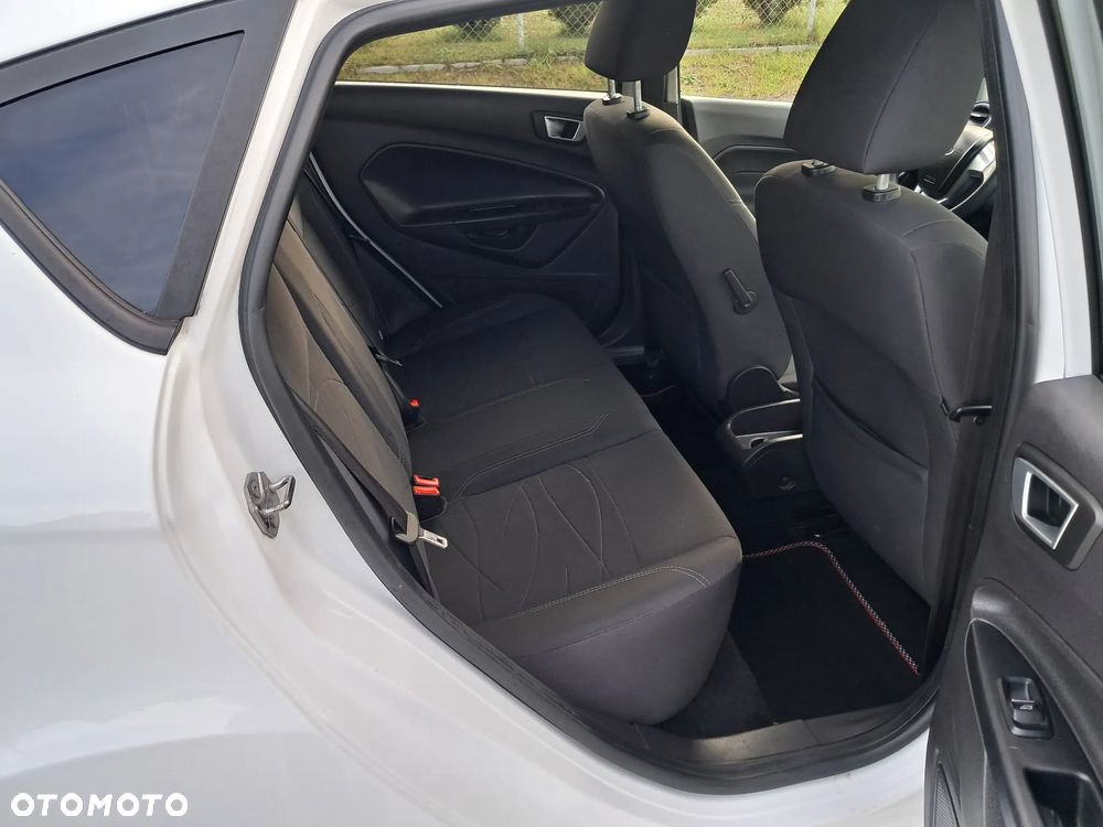 Ford Fiesta 1.6 TDCi DPF Titanium - 20