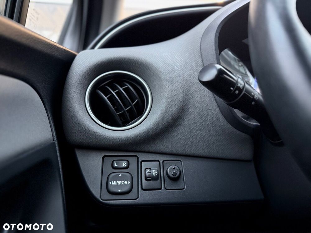 Toyota Yaris - 21