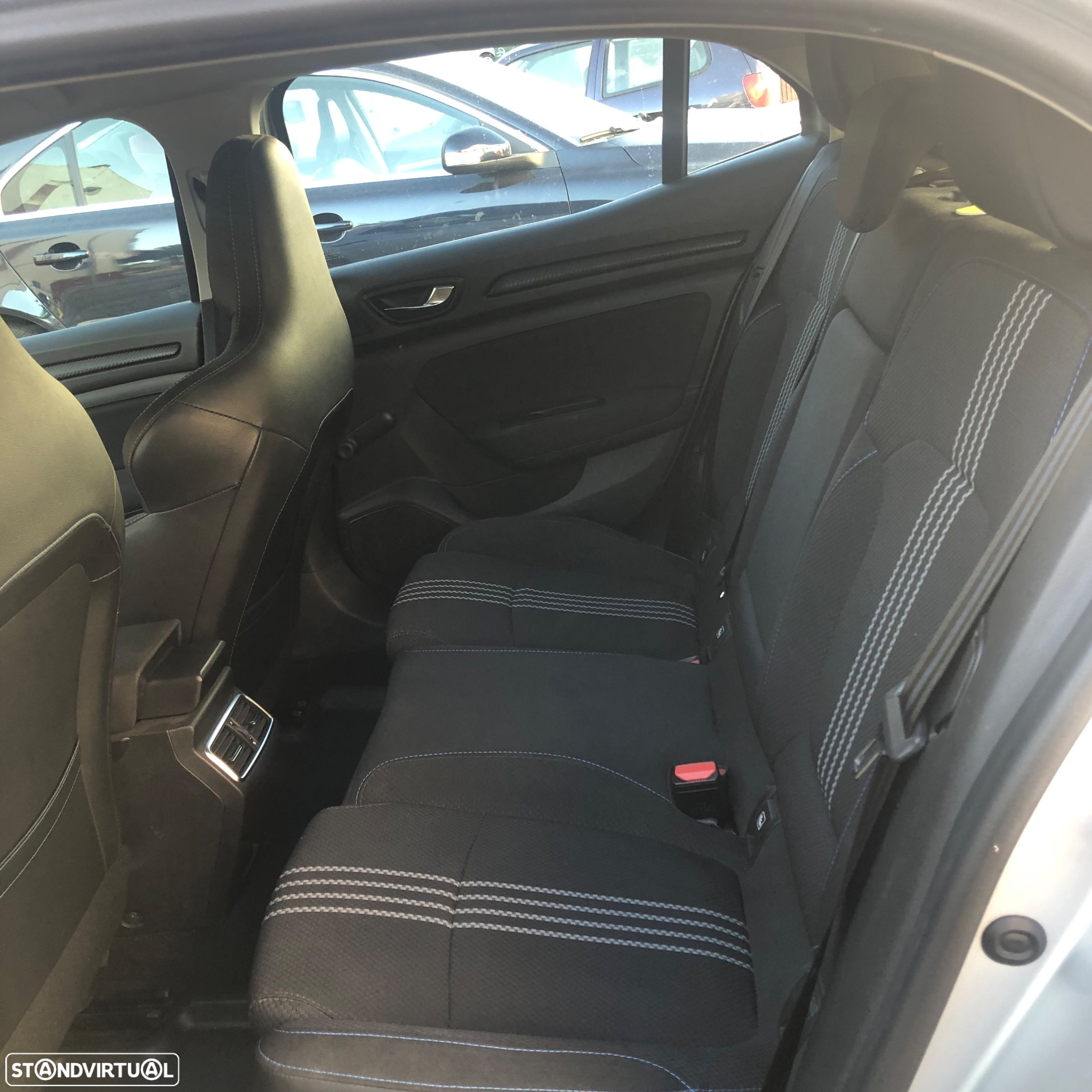 Renault Mégane 1.5 Blue dCi Zen - 9