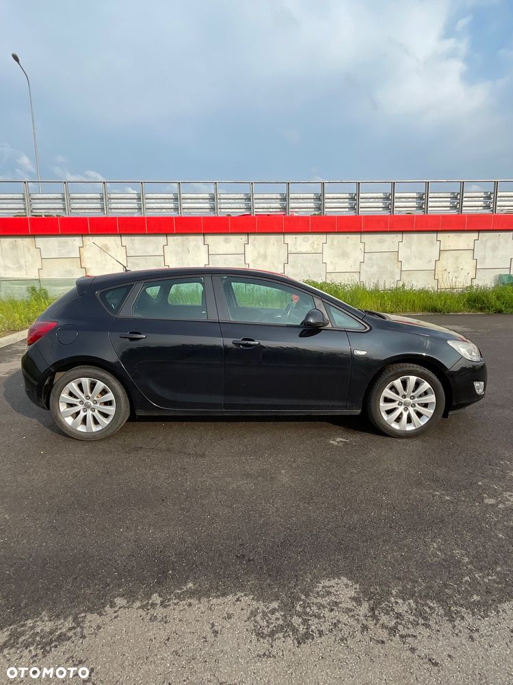 Opel Astra 1.6 T Cosmo - 5