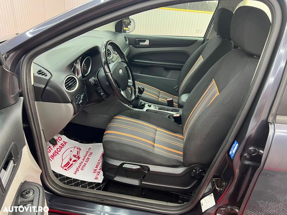 Ford Focus - 12