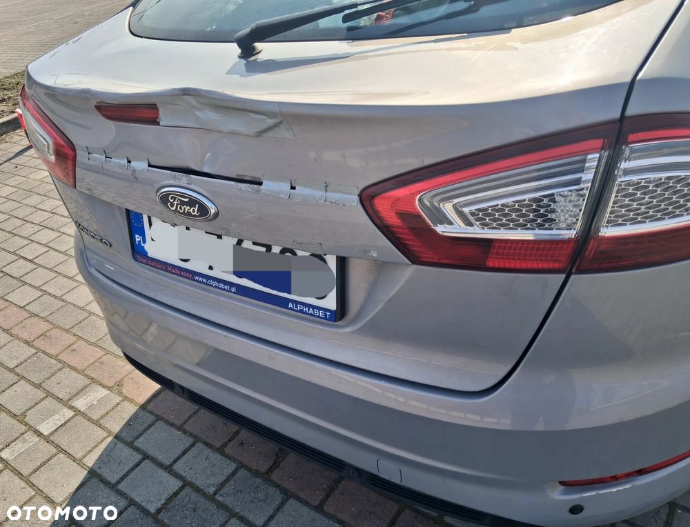 Ford Mondeo 1.6 Ghia - 12