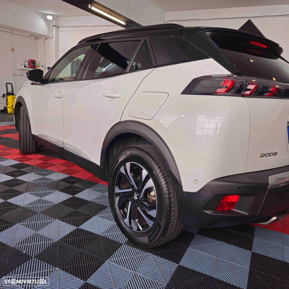 Peugeot 2008 1.2 PureTech GT EAT8 - 4