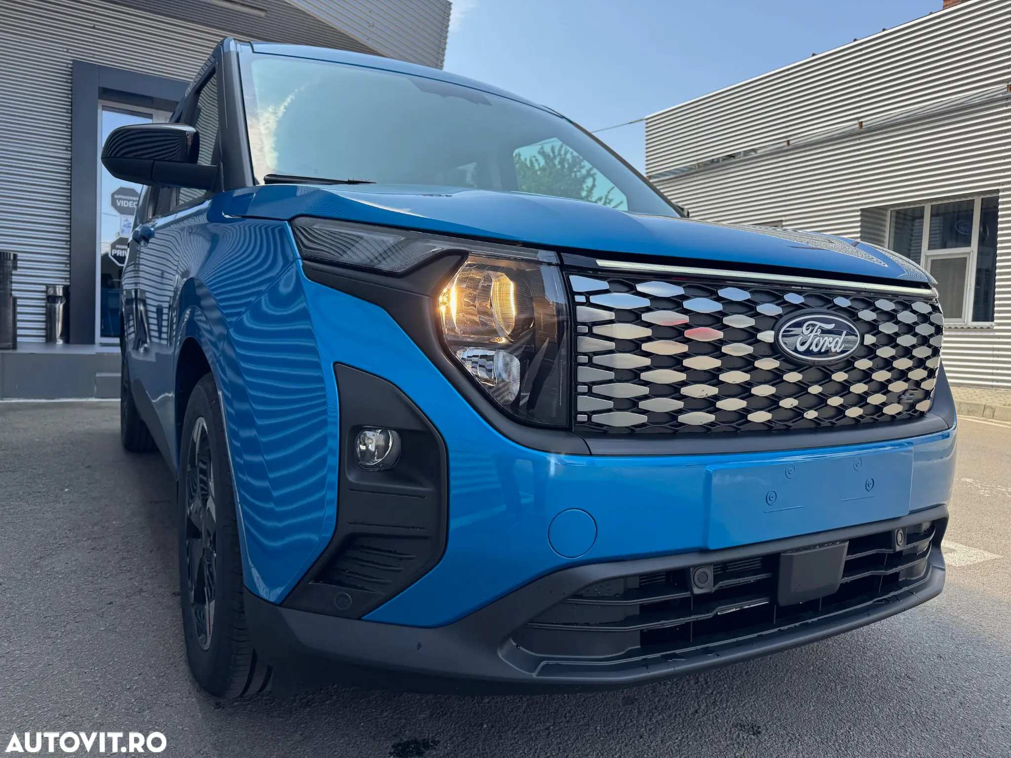 Ford Tourneo Courier - 10