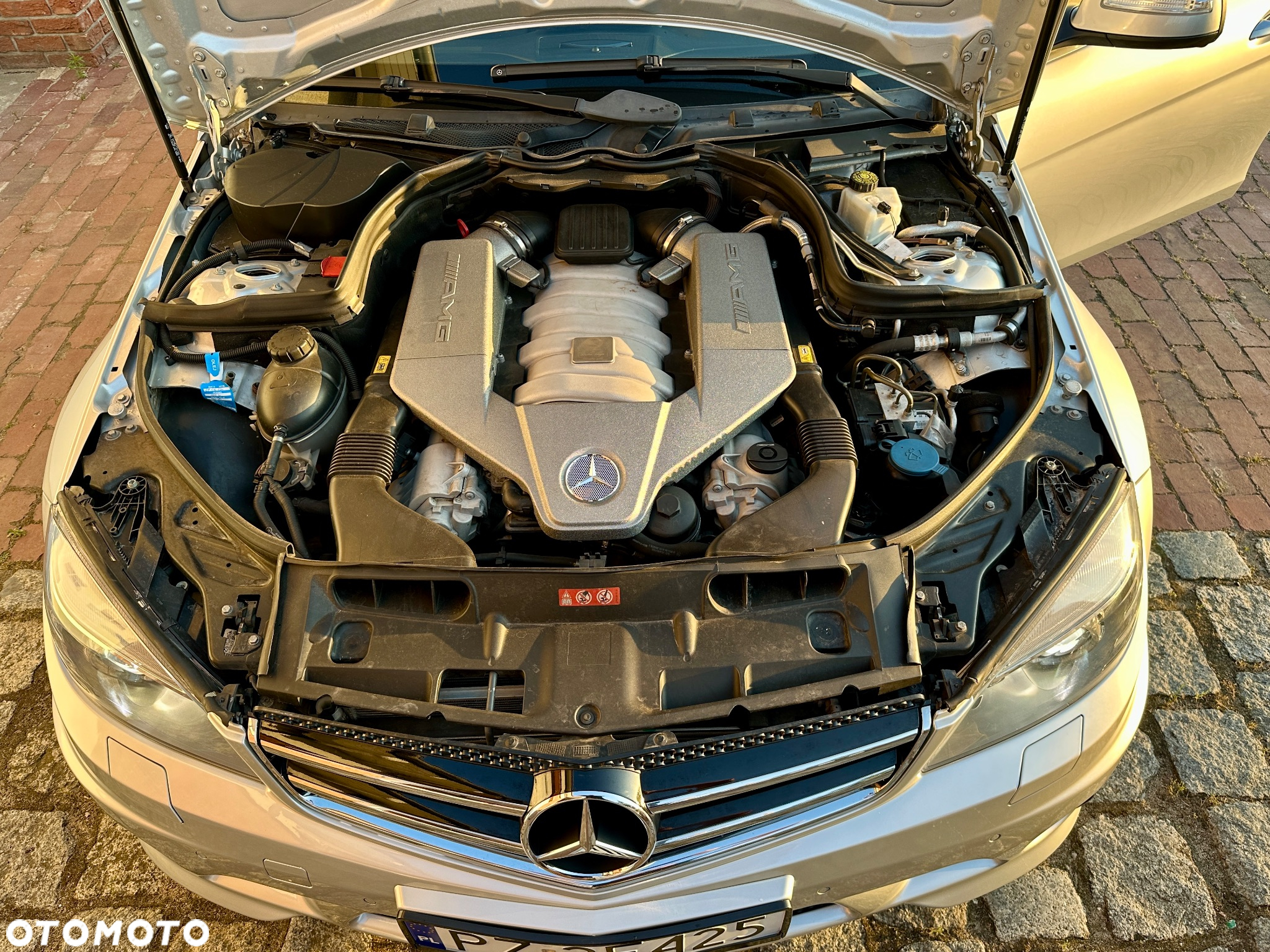 Mercedes-Benz Klasa C 63 AMG - 14