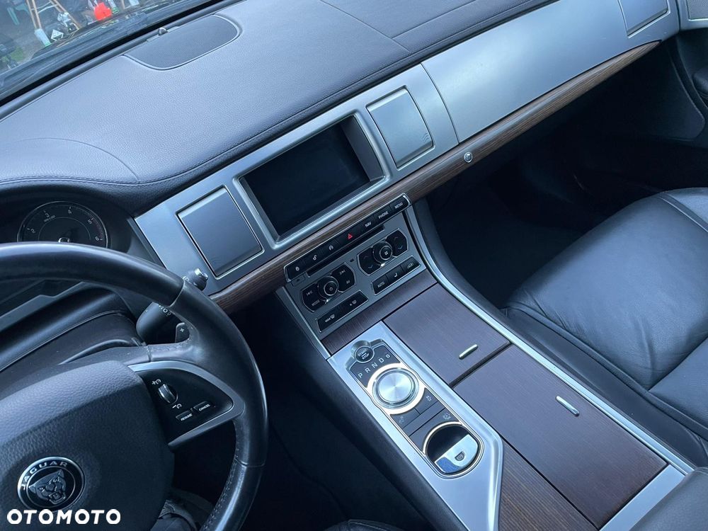 Jaguar XF 2.2 D Premium Luxury - 20