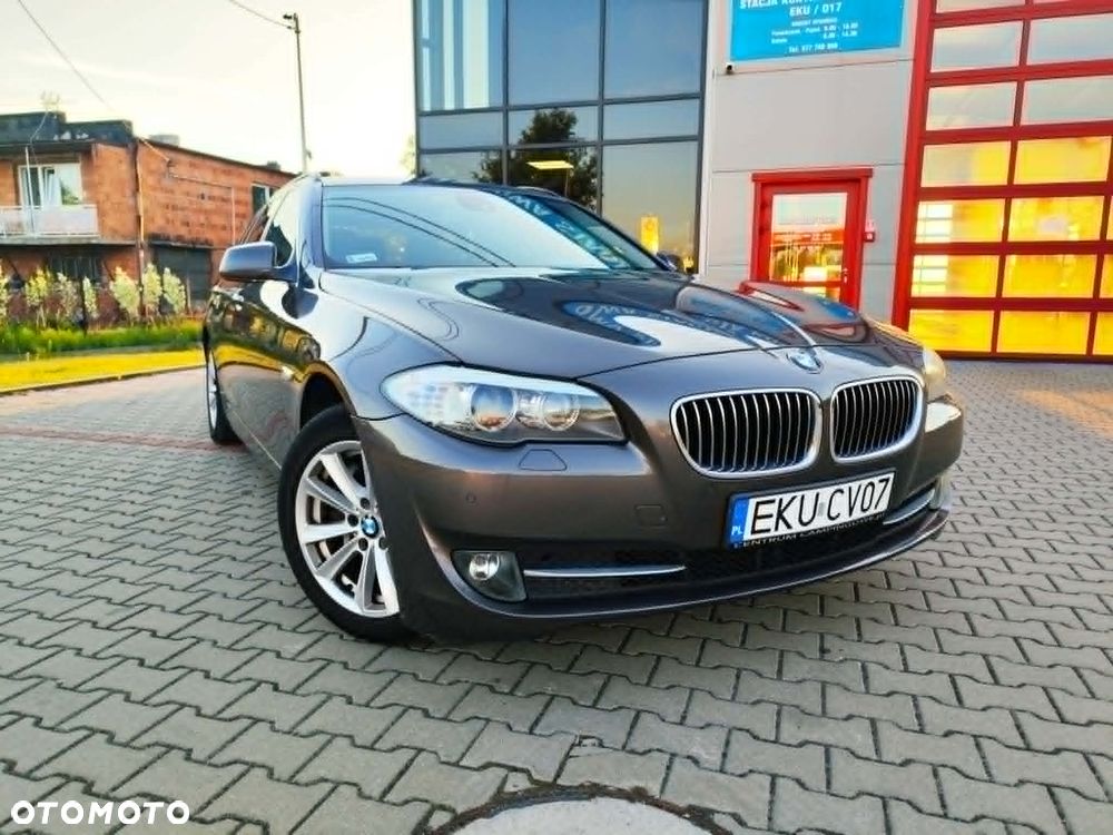 BMW Seria 5 525d - 24