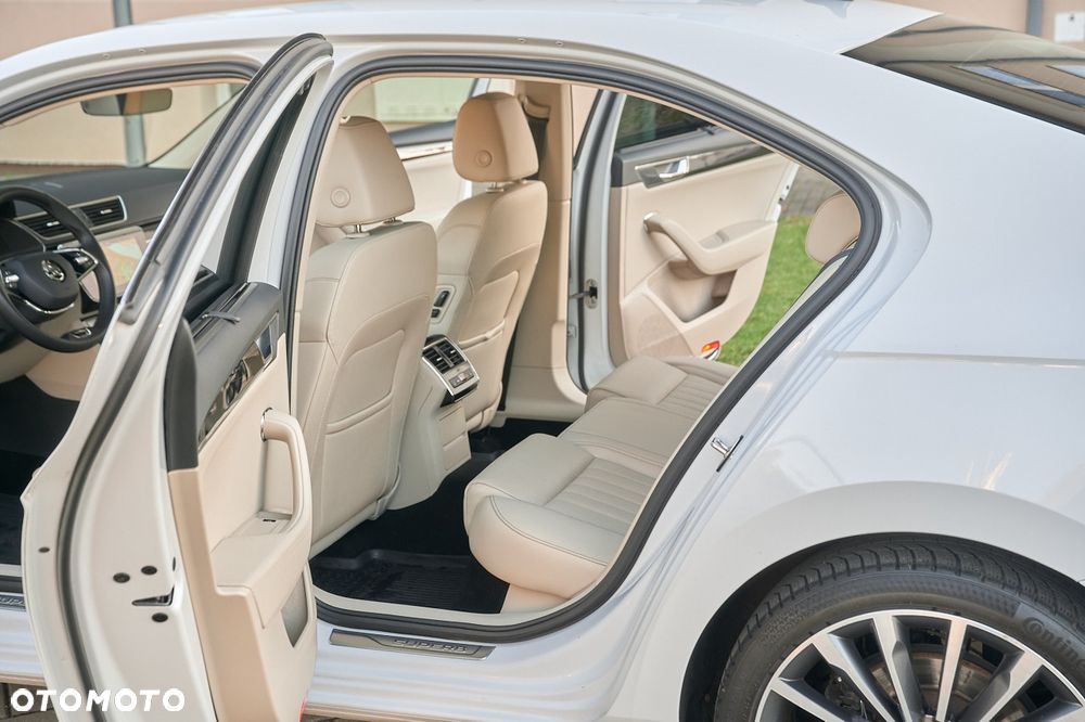Skoda Superb 2.0 TDI SCR 4x4 L&K DSG - 14