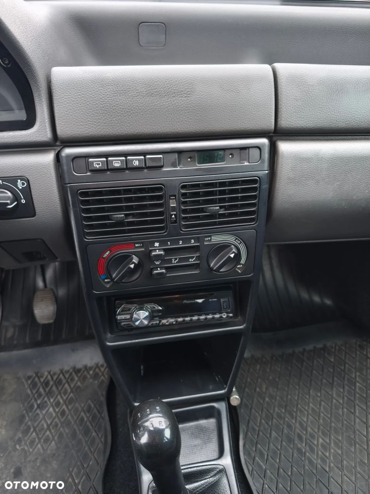 Fiat Uno 1.4 i.e S - 11